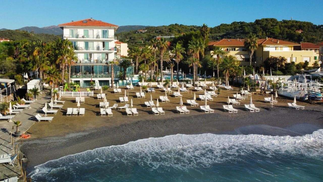 Hotel Caravelle Thalasso&Wellness Diano Marina Exterior foto