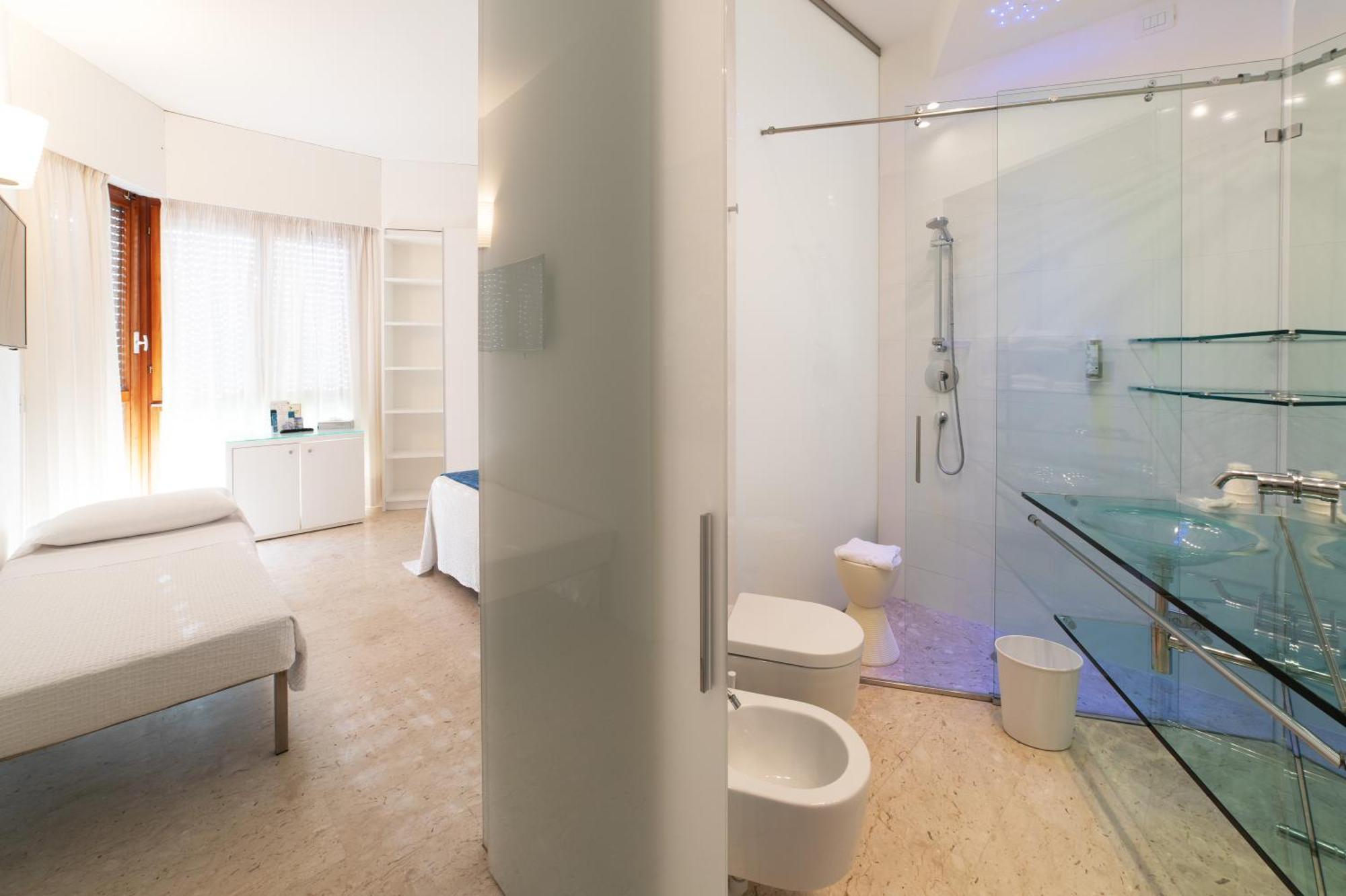 Hotel Caravelle Thalasso&Wellness Diano Marina Exterior foto